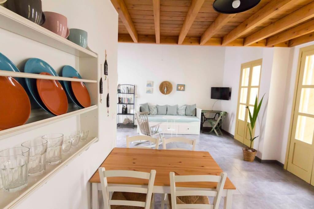 Aegli Deluxe Apartment *